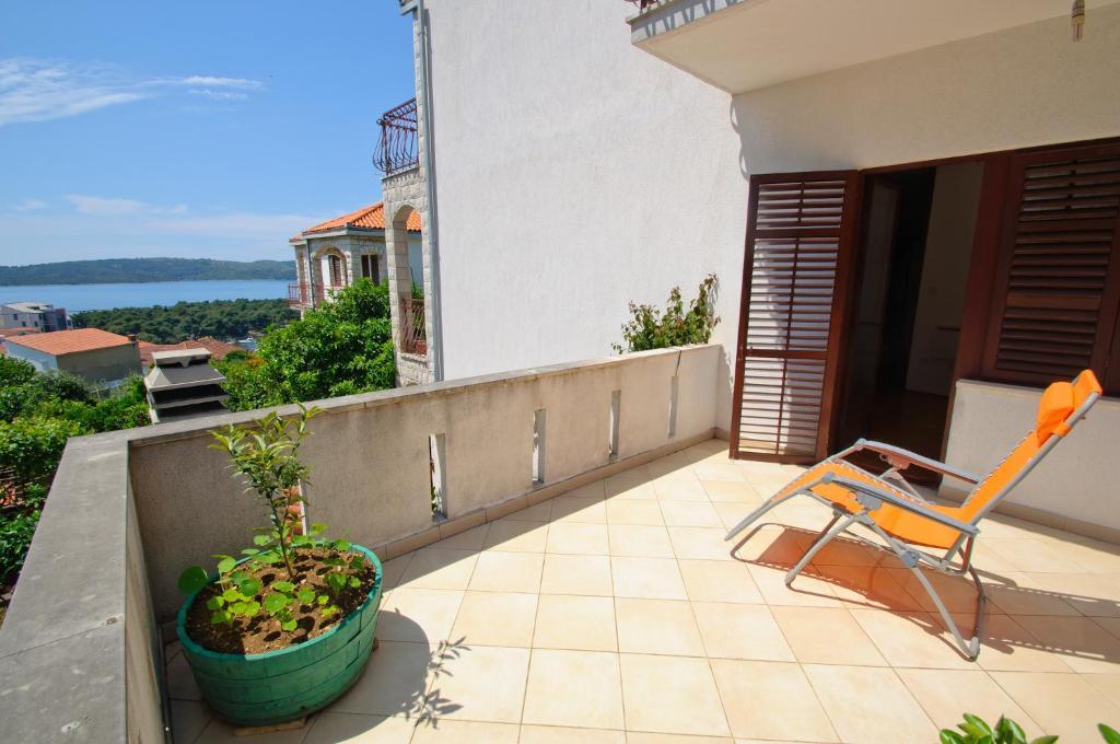Hella Apartments Trogir Exterior foto